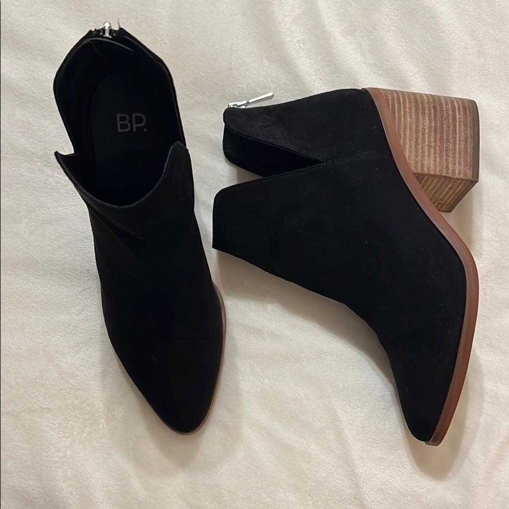 bp Black Ankle Boots with Stacked Heel and V-Shaped Opening